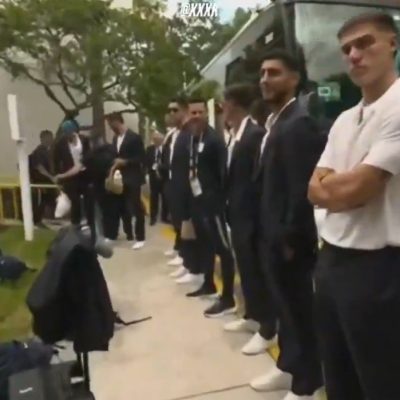 jogadores do uruguai s o revistados antes de jogo na copa do 20260616