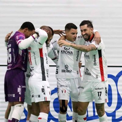 jogo com 10 gols termina empatado entre joinville e s o lour 20260617