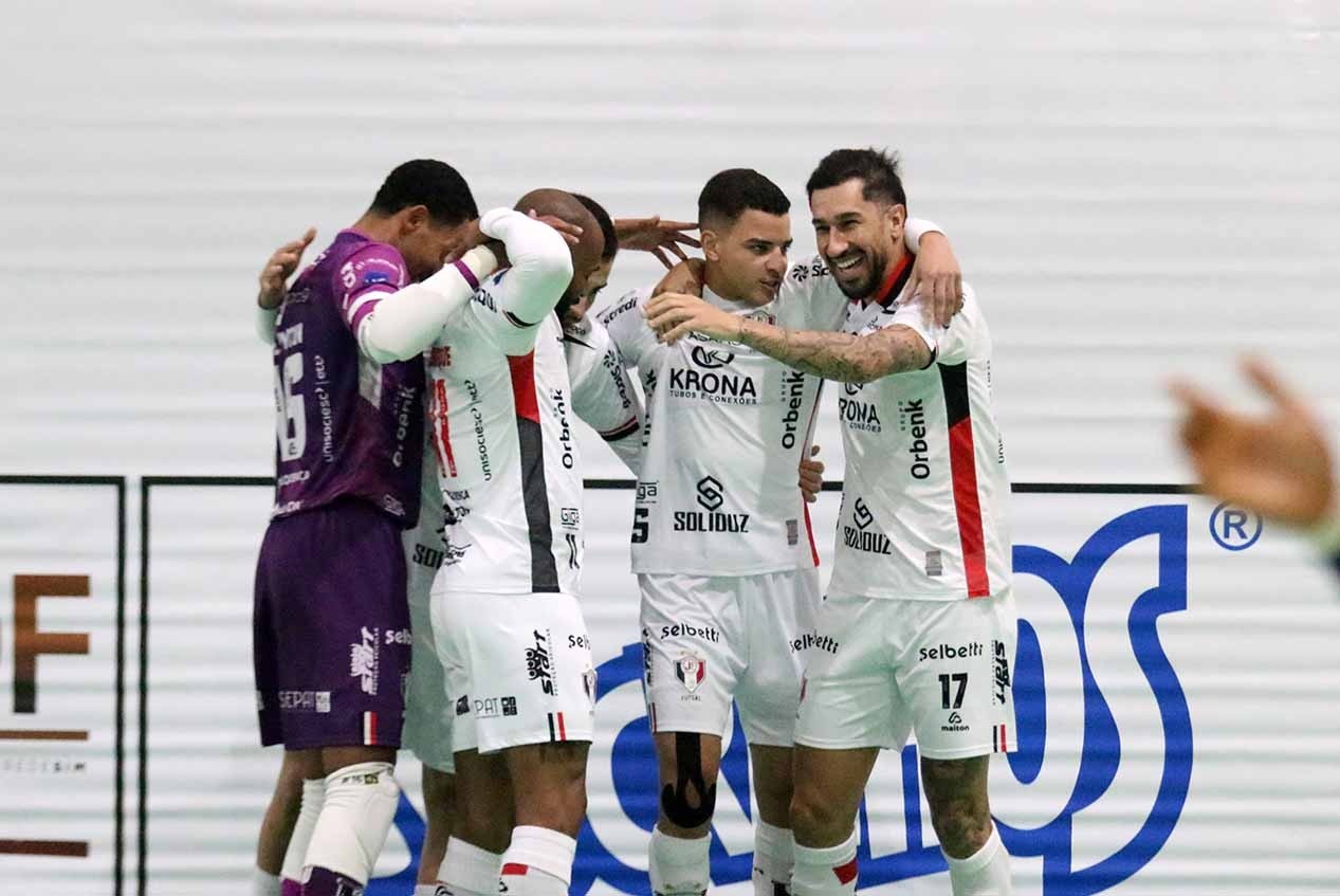 jogo com 10 gols termina empatado entre joinville e s o lour 20260617