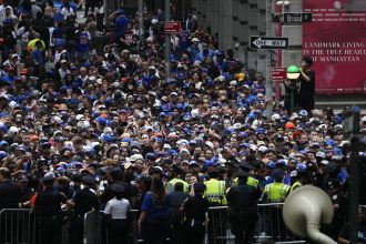 Knicks encerram jejum de 53 anos e 4 milhões vão às ruas em NY