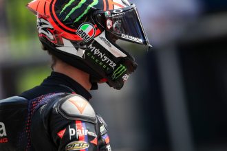 Líder da MotoGP admite crise após 4 quedas em sprints: ‘Não pode continuar’