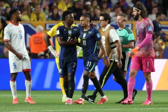 Lesão tira Raphinha do ritmo da Seleção após vitória sobre o Haiti