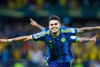 Luis Díaz brilha e Colômbia goleia Uzbequistão por 3 a 1 na Copa do Mundo