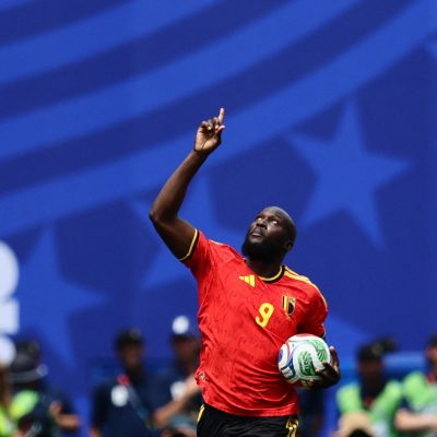 lukaku estreia pela b lgica contra o ir e relembra piada com 20260621