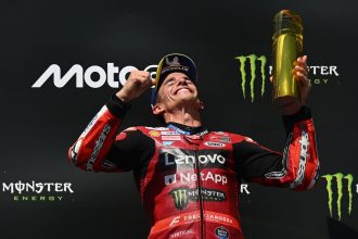 Márquez vence duas seguidas e ameaça Bezzecchi na liderança da MotoGP