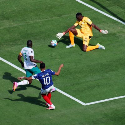 mbapp supera pel em gols na copa e presta homenagem ao rei 20260617