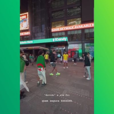meia do remo joga altinha na times square durante f rias em 20260616