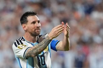 Messi brilha e Argentina goleia Argélia por 3 a 0 na estreia do Mundial