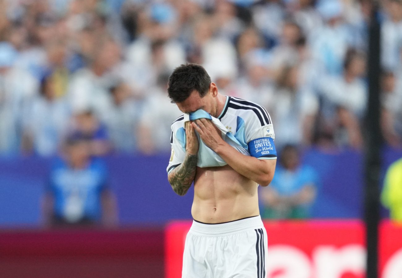 messi chora faz hat trick e vira maior artilheiro da hist ri 20260617
