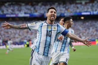Messi faz hat-trick e vira maior artilheiro da história das Copas