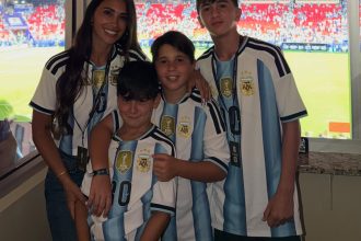 Messi marca três e iguala Klose como maior artilheiro da Copa