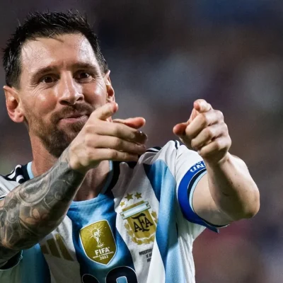 messi marca tr s gols e argentina estreia com goleada na cop 20260617