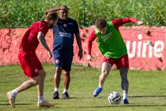 Náutico-PE e Goiás-GO se enfrentam em busca da reabilitação na Série B