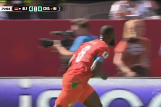 Neuer reage a ensaio polêmico da Alemanha na Copa de 2010 que viralizou