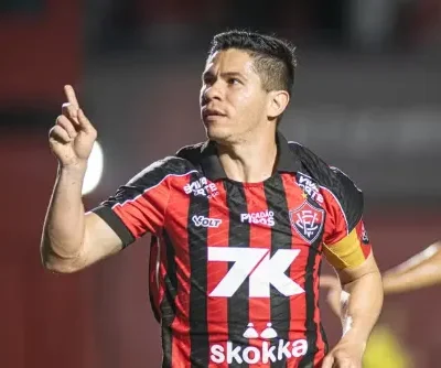 osvaldo renova contrato com o vit ria at o fim de 2026 20260629