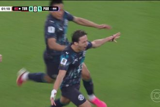 Paraguai elimina Turquia na Copa e Almirón é expulso pela ‘Lei Vini Jr.’