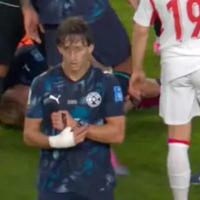 paraguaio devolve rel gio de rbitro ca do em campo na copa 2 20260620