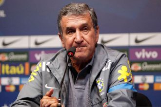 Parreira segue na UTI com quadro estável, mas ainda depende de respiração artificial