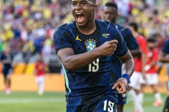 Por que Ancelotti mantém Endrick no banco? Treinador explica decisão
