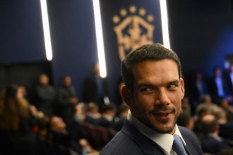 Presidente da CBF barra uniforme vermelho dos goleiros na Copa do Mundo
