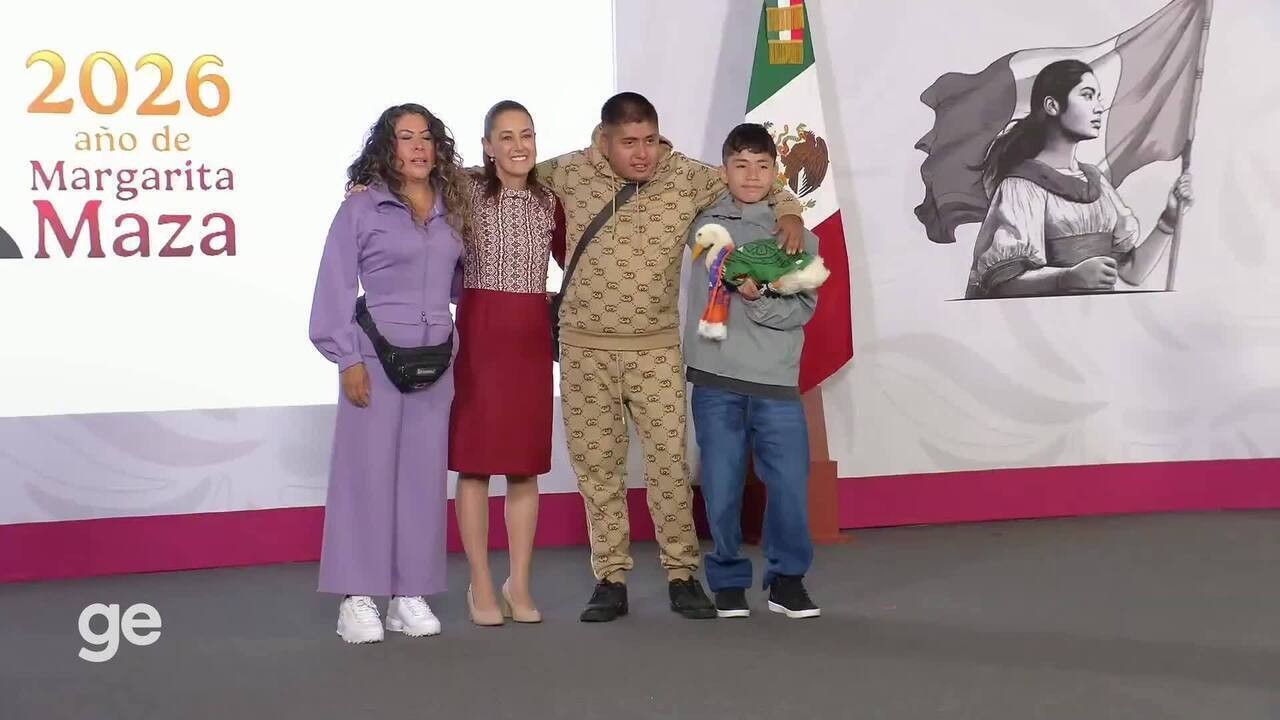 presidente do m xico homenageia pato viral da copa no pal ci 20260622