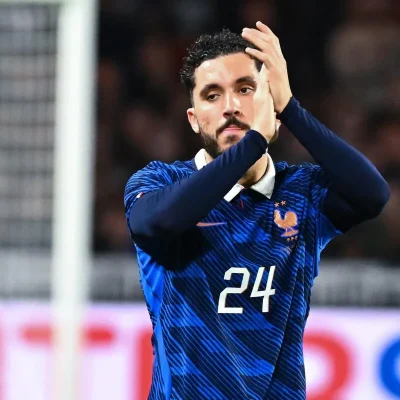 Rayan Cherki minimiza derrota e diz que França vai “esmagar todo mundo” na Copa do Mundo