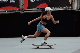 Rayssa Leal volta após lesão, mas fica em 5º na Copa do Mundo em Roma