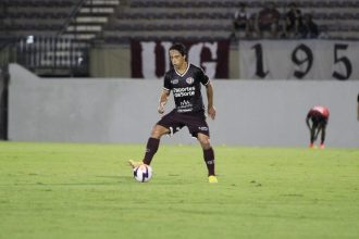 Ricardinho celebra 100 jogos pela Ferroviária com vitória na Série C