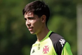Sem espaço no Talleres, Sforza retorna ao Vasco após empréstimo frustrado