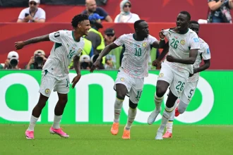 Senegal goleia Iraque e mantém esperança de classificação na Copa do Mundo