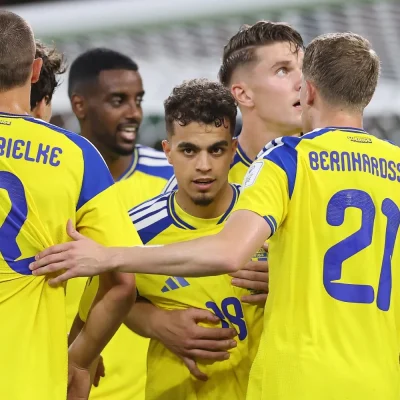 sueco com ra zes tunisianas marca dois gols mas recusa comem 20260615