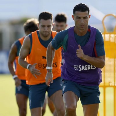 t cnico do congo ignora cr7 e aposta em time para estreia no 20260616