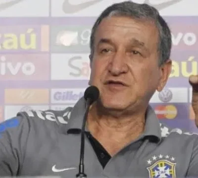 t cnico do tetracampeonato parreira internado com linfoma no 20260617