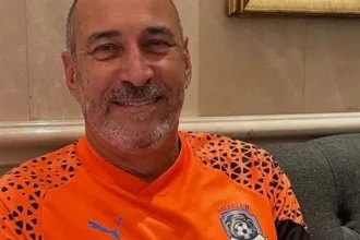 Técnico sergipano faz história no Bahrein e renova com clube árabe