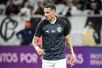Titulares do Coritiba podem assinar com rivais a partir de julho