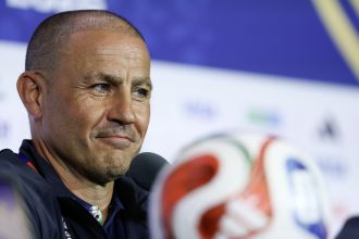 Treinador ganha R$ 23,5 mi por ano para comandar seleção no Uzbequistão