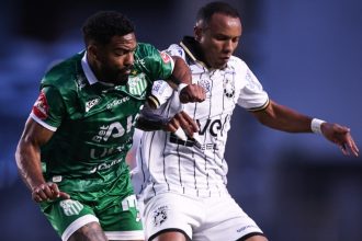 Uberlândia vence Rio Branco-ES por 2 a 0 e larga na frente na Série D