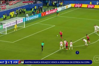 Áustria vence na estreia da Copa após 28 anos de ausência