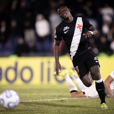 vasco gasta r 100 mi vai mal e termina semestre na zona de r 20260618