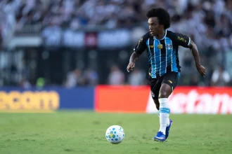 Grêmio mira arrecadar R$ 150 milhões com vendas de jogadores na próxima janela