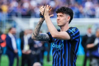 Agente de Bastoni encerra rumores sobre futuro do jogador na Inter de Milão