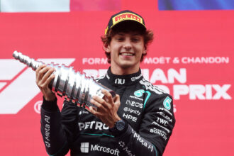Antonelli domina em Spa pela Mercedes e assume liderança da F1