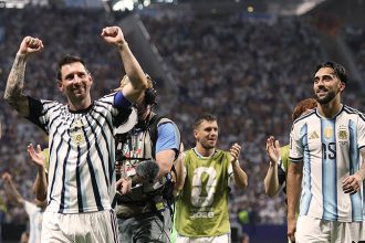 Argentina vence Egito em partida emocionante e avança às quartas de final