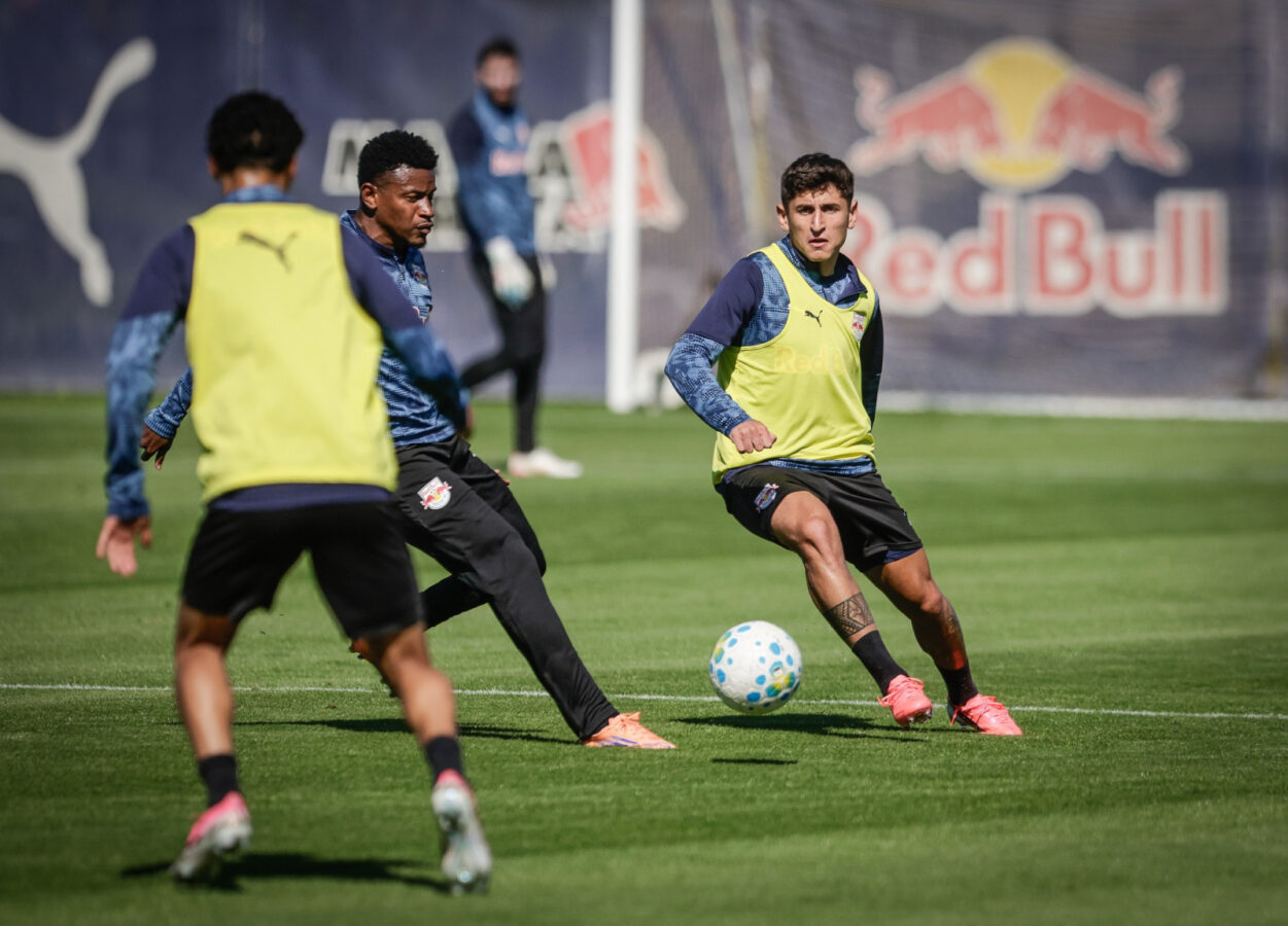 Bragantino treina e parte para o duelo contra o Sporting Cristal pela Sul-Americana