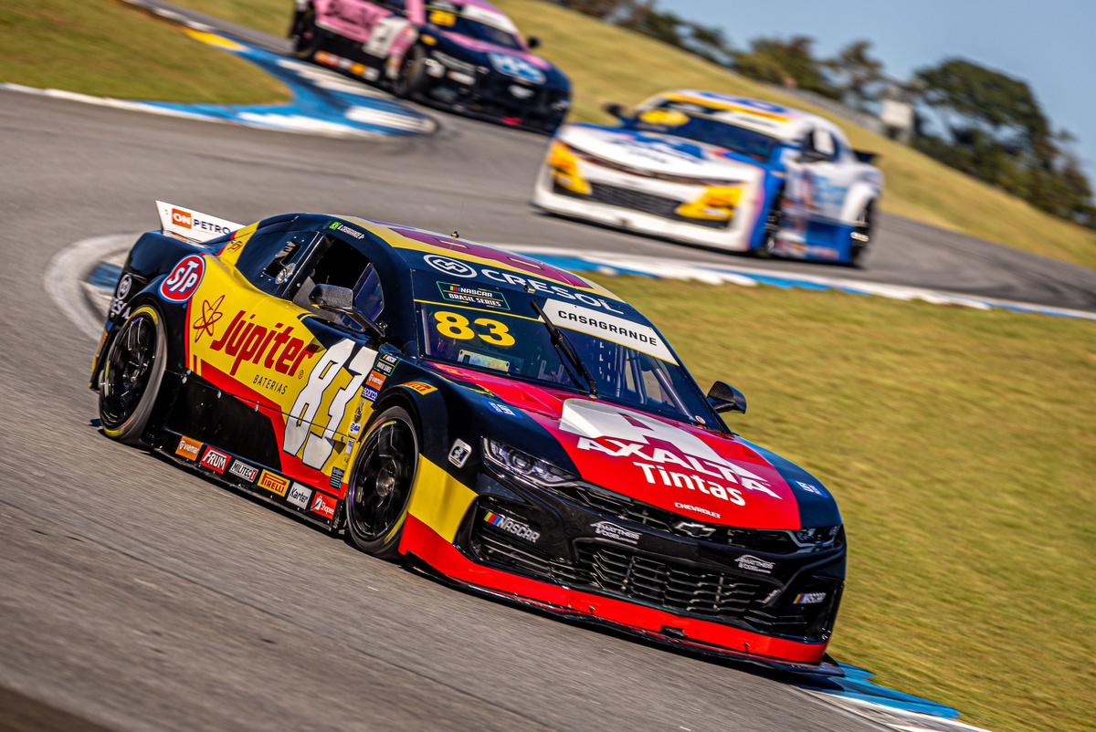 Casagrande busca liderança no Night Challenge da NASCAR Brasil em Cuiabá