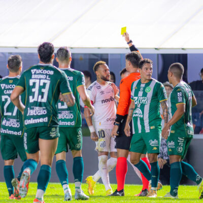 Chapecoense arranca empate com Santos em noite de virada
