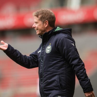 com seabra no comando coritiba roda o elenco e tem retornos 20260704