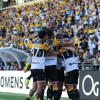 Criciúma lidera e tem 72% de chance de subir; América-MG e Ponte em risco