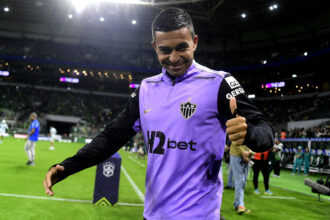 Dudu agradece torcida do Palmeiras após reencontro no Nubank Parque