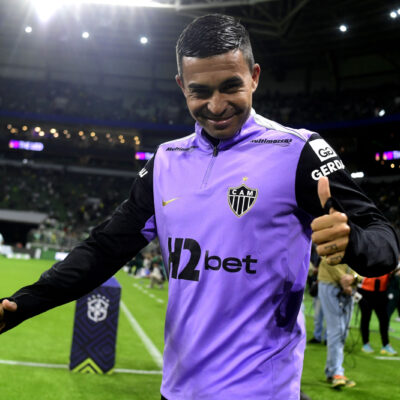 Dudu agradece torcida do Palmeiras após reencontro no Nubank Parque